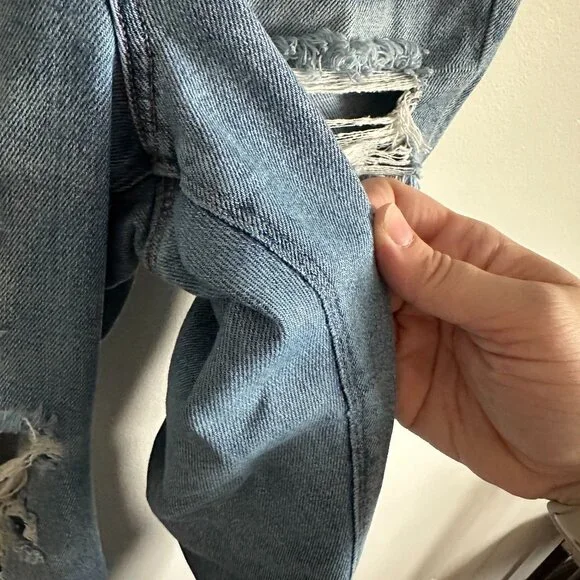 AE Ripped Relaxed Mom Jean - Picture 8 of 14